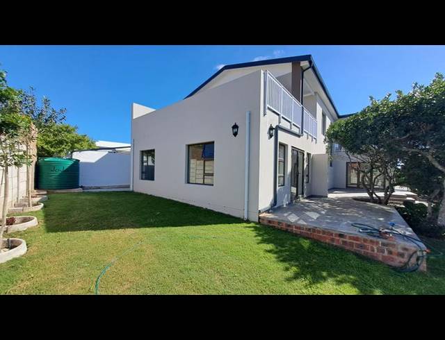 4 BEDROOM HOUSE FOR SALE IN STILBAAI-WES